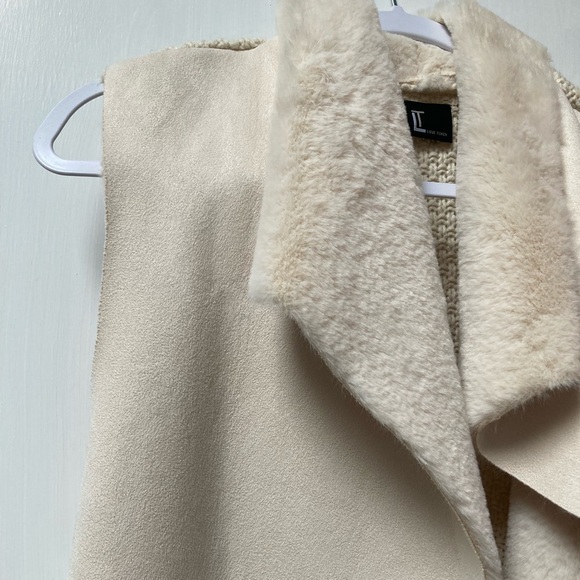 Gorgeous off white suede/knit vest! NWOT - Picture 2 of 3
